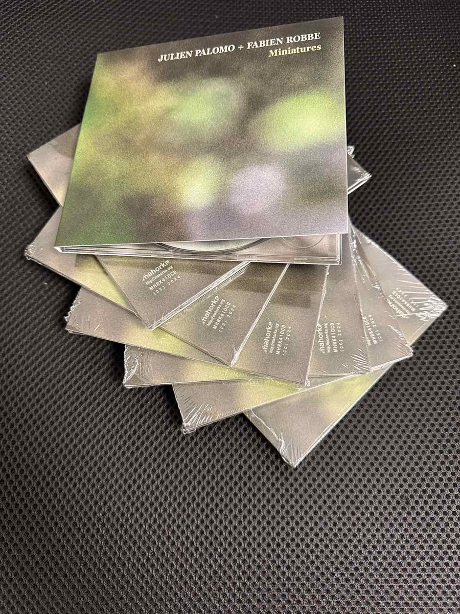 ivo_petrov's tweet image. new release: mahorka.org/release/410
mahorka.bandcamp.com/album/miniatur…

Julien Palomo + Fabien Robbe - Miniatures [mhrk410]

"A Perfect Voice With Which To Say Nothing"