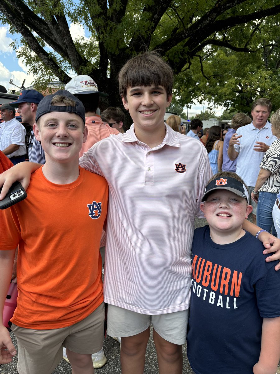 Holly Sutherland 🦁 tweet media