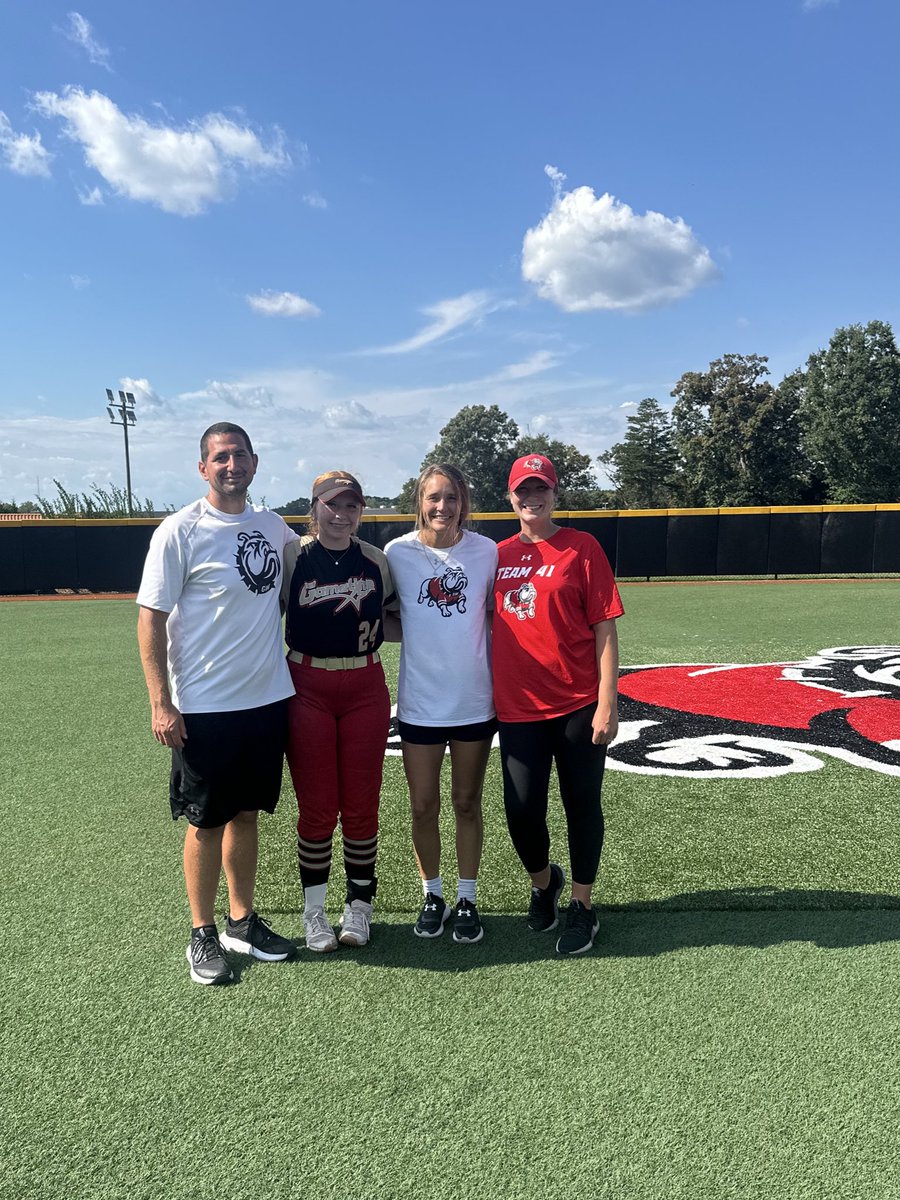 Hannah_sb24's tweet photo. Went Camping ⛺️ in NC! I got some great feedback and great work in today at the @GWUSoftball camp! Thank you @baileywigness @mackzuppas and @NickPuglisi for having me out today! 

@Gametime202526 
@SFLadyWolvesSB https://t.co/ECCEe88Z0M
