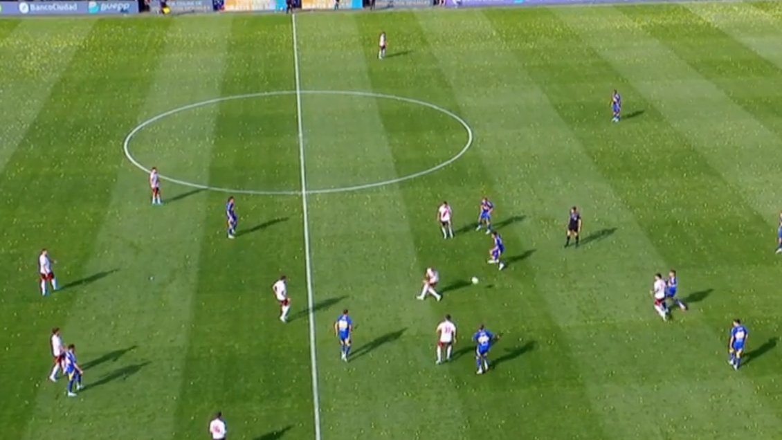 Boca Juniors y River Plate animan una nueva edición del Superclásico argentino en La Bombonera: Sigue el desarrollo del encuentro junto a Cooperativa.cl. dlvr.it/TDWpJr