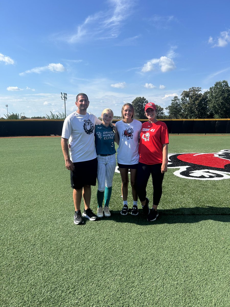 LillyanaBarham's tweet photo. Had a really great time at the Gardner Web camp!!@OHEBarham @ohesoftball  @GWUSoftball https://t.co/uGi3StXhQc