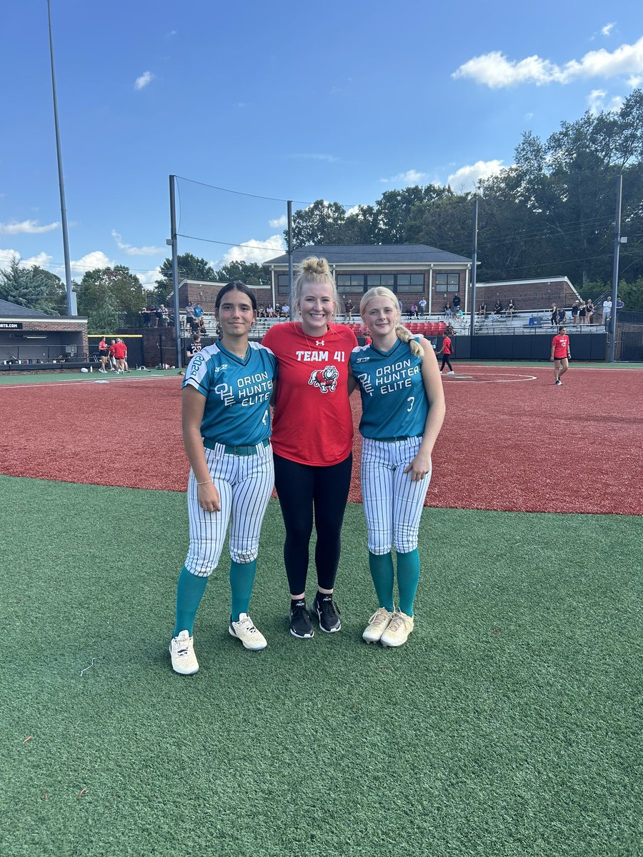 LillyanaBarham's tweet photo. Had a really great time at the Gardner Web camp!!@OHEBarham @ohesoftball  @GWUSoftball https://t.co/uGi3StXhQc