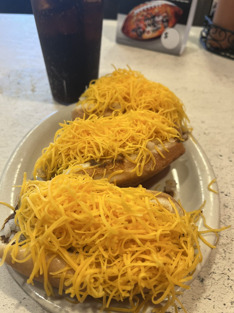 BearcatJournal's tweet photo. A feast fit for a winner. https://t.co/LqIVhHEJmK