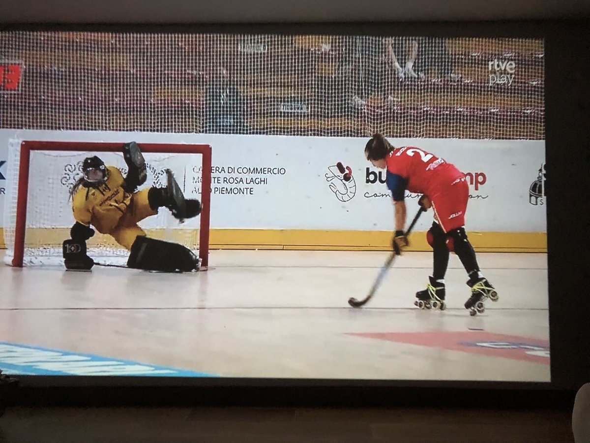 Cristina Gallo (@crisgallo2) on Twitter photo Qué máquina de hacer goles <a href="/rocessara/">Sara Roces</a> . España 1-0 Portugal en la final del Mundial de hockey patines #WSG2024 Descanso Qué máquina de hacer goles <a href="/rocessara/">Sara Roces</a> . España 1-0 Portugal en la final del Mundial de hockey patines #WSG2024 Descanso