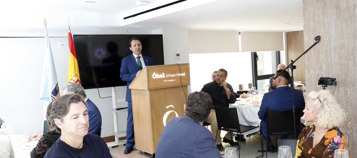 Gran éxito de la conferencia sobre el PGOM a la que asistió doña María Medina y don Antonio Becerra