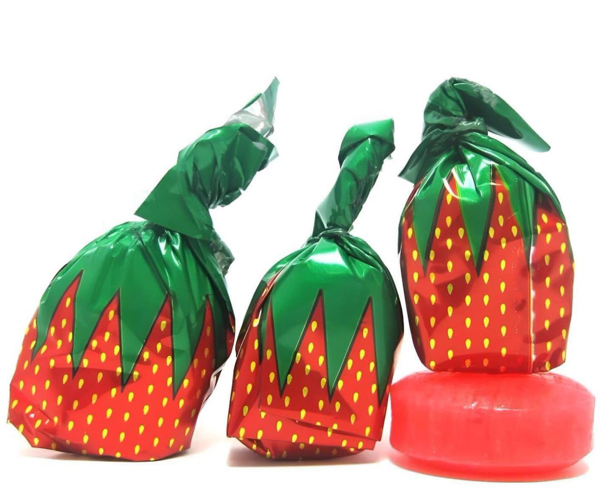 MsMikaaaa's tweet photo. 40 plus years later and still don’t know the name of this candy 😂. I don’t like it anyways 🤷🏾‍♀️…
#OldLadyStrawberriesCandy
#StrawberryCandies
#ChurchLadies
#BonBons
#StrawberryFilledCandy
#GrannyCandy 
#StrawberryHardCandy
#ChurchCandy
#OldLadyPocketBookCandy https://t.co/P1bAITghFs