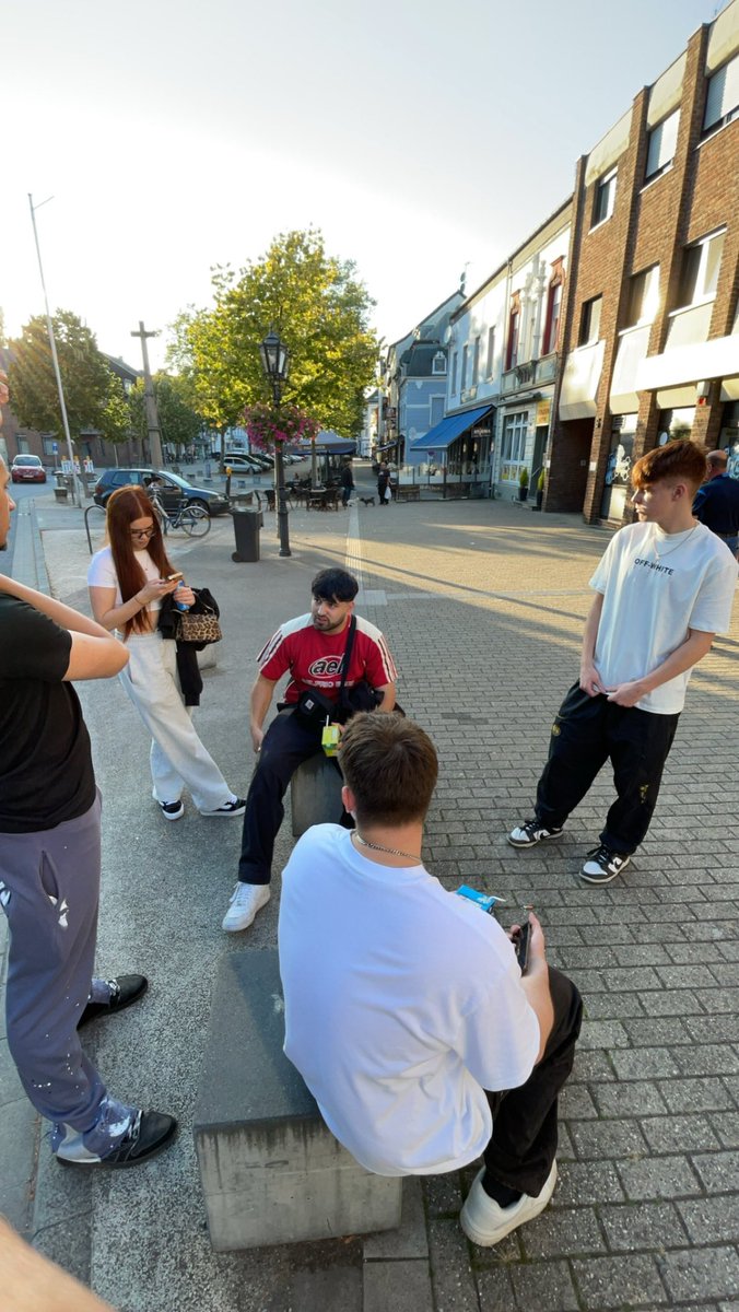 BrvkenBtw's tweet photo. Die Stimmen waren laut https://t.co/27XYm2o9r6