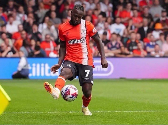VictorMoses's tweet photo. Massive 3 points and an incredible feeling to make my debut for @LutonTown 💯 thanks to the fans for the reception 🙌🏾 I really appreciate the support #ontonext https://t.co/IyMlRUwyxm