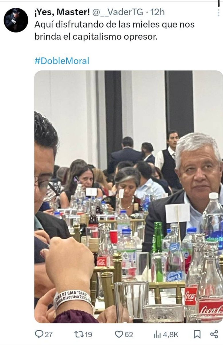 iduvina's tweet photo. La digna @Claudia_GonzaO puede estar de frente mientras que el cobarde y sus secuaces viven ocultos por ser menos que lacras. Así que coman jimmy morales por carretada. https://t.co/yXcGzlJhoy