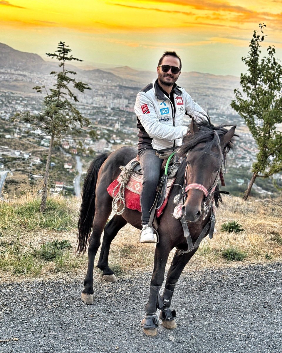 Bize bir ömür daha lazım ilkini ziyan ettik.