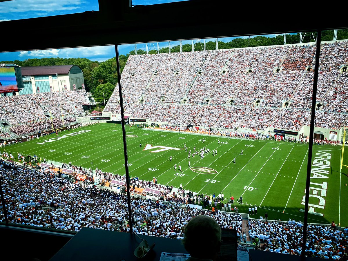 MikeSkovan's tweet photo. ππππ ππ€πͺπ§ : Rutgers at Virginia Tech
Lane Stadium | Blacksburg, Va.
#RUTGvsVT #Hokies βΊοΈπ¦π https://t.co/mWB0JQLJpR