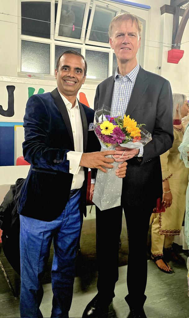 JunadAly's tweet photo. Thank you @stephenctimms for the invitation at the Succes Party for your comprehemsive Win in recent General Election.
Always good to socialise with the Comrades at such event.
#WeLabour
#NewhamLaboir
@unmeshdesai
@UKLabour
@LondonLabour https://t.co/F6b18qTznT