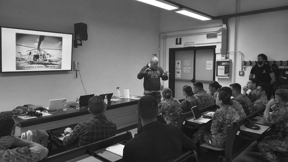 Stregone1971's tweet photo. #FASIM #Trauma #Haemorragicshock #prehospitalemergencymedicine #army #healthcorps Grazie Alberto, Lorenzo, Nadir, Antonio, Carlo e tutti gli amici che mi hanno coinvolto in questa fantastica avventura https://t.co/dz9m3sQ9Cp