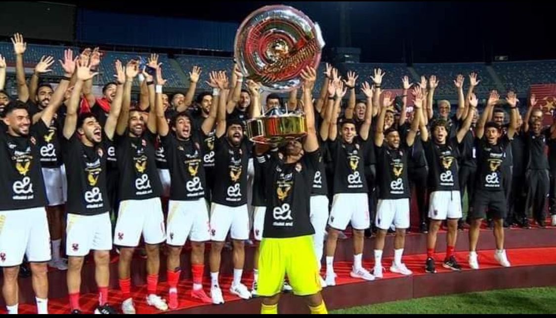 Yakoob_alsaadi's tweet photo. العلاقة بين الأهلي المصري والدوري ليست علاقة ناد ببطولة وإنما هي كالفرحة والبسمة .. كالشمس والنهار .. كالغناء والنيل .  اللقب الرابع والأربعين تأكيد للريادة الحمراء .. عنوان لناد يكسوه البهاء .. يبدو أن الدوري يدري، فبادل الأهلي بالإبداع " وفاء" https://t.co/U4D80yxpFK