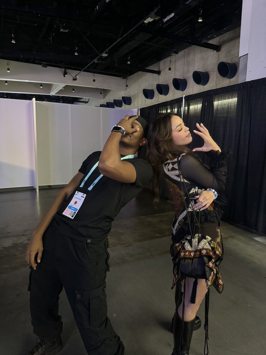 CosmicSnip tweet media