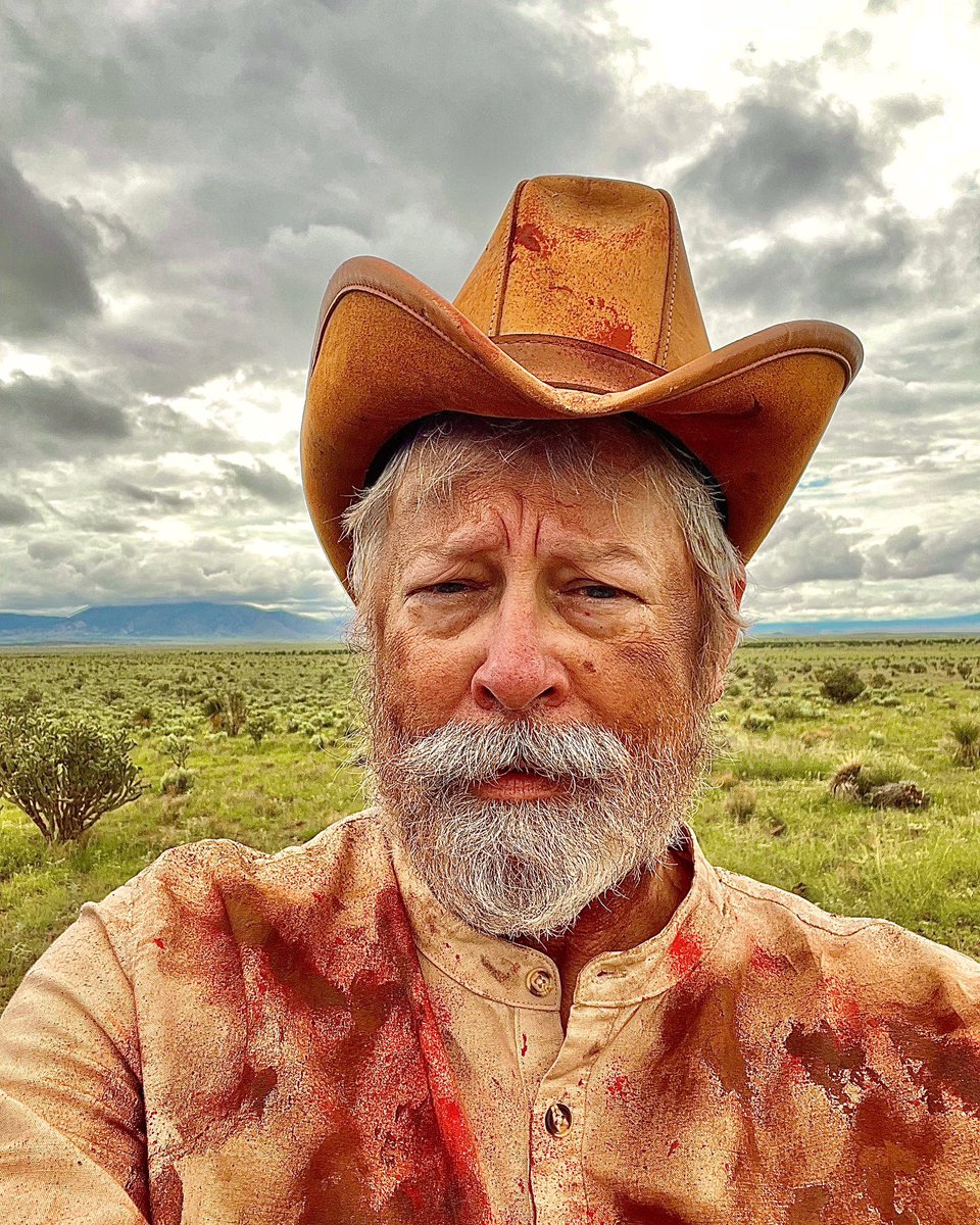 7AlanNelson's tweet image. In the desert you can remember your name #actorlife #setlife #outlawnoir  #indiefilm #noir #filmstill #fracturedmultiverse #atomschatting #onlywordsarealive #BTS #shapesofreality #art #photography