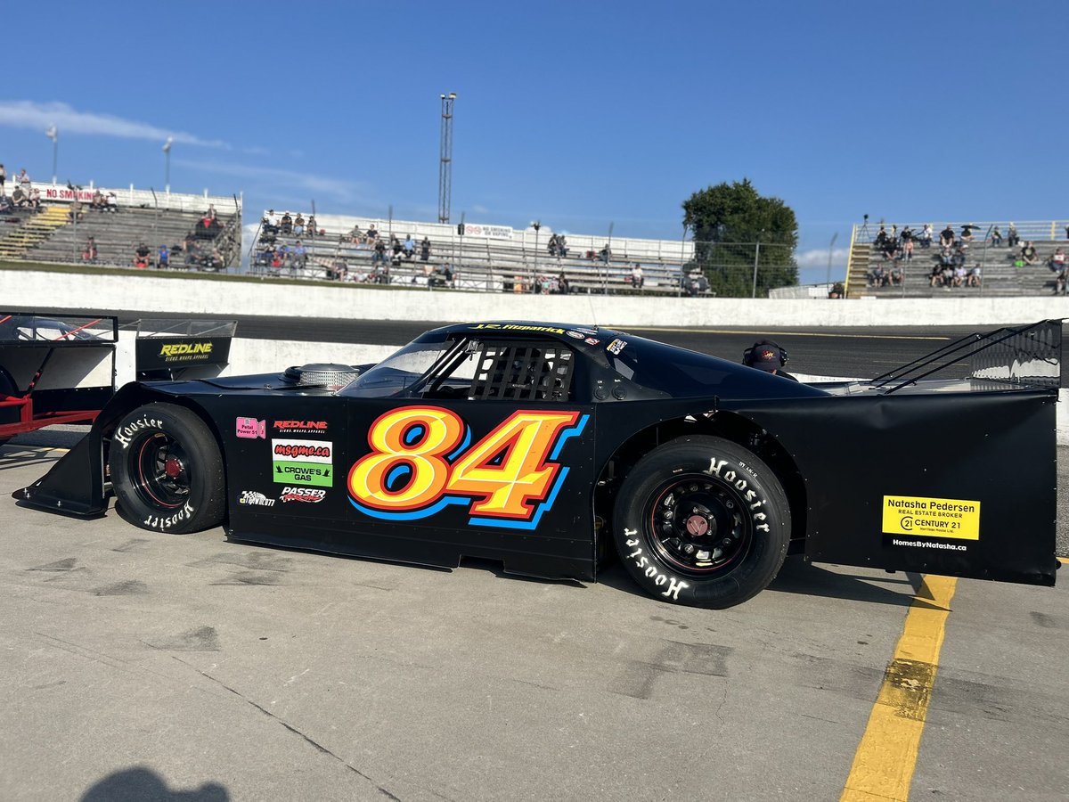 Sunset_Speedway's tweet photo. JR Fitzpatrick - and his GORGEOUS - No. 84 times in P2 for tonight’s 75-lap Ontario Outlaw Super Late Model Series event at #FallVelocity Day 2! https://t.co/bUZhCOVtQ2