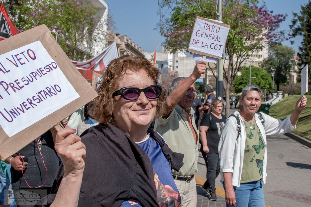 sarachodiamante's tweet photo. ¡Viva la lucha de los jubilados y los estudiantes contra este gobierno ajustador y cruel! 🔥 Que la rebeldía marque el camino de nuestras decisiones y que los cobardes defiendan al poderoso cruel.
#jubilados #Estudiantes #Primavera #lucha #reveldia https://t.co/0h9ng3lHXP