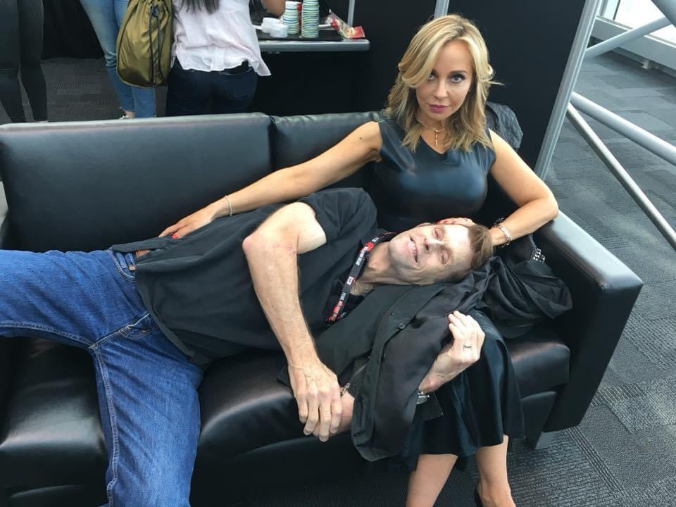 tarastrong's tweet image. #HappyBatmanDay 🦇miss you #Batsie @RealKevinConroy 🖤 love ya #Puddin ❤️🖤 @MarkHamill