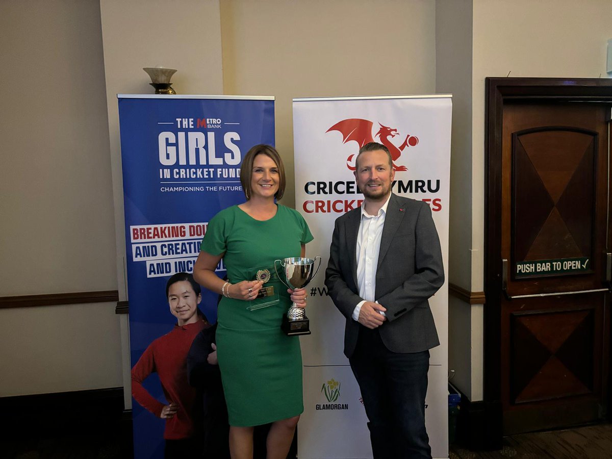 CHcricketwales's tweet photo. What a fantastic occasion celebrating our Women's Softball League. 

Huge congratulations to all of the Division winners.

Thank you to @CricketWales CEO Barry Cawte and Aimee Rees @GlamCricket for presenting the trophies

@NeathCC @NewbridgeCC @MiskinManorCC @UskCC1857 https://t.co/oBLLVPSsBL