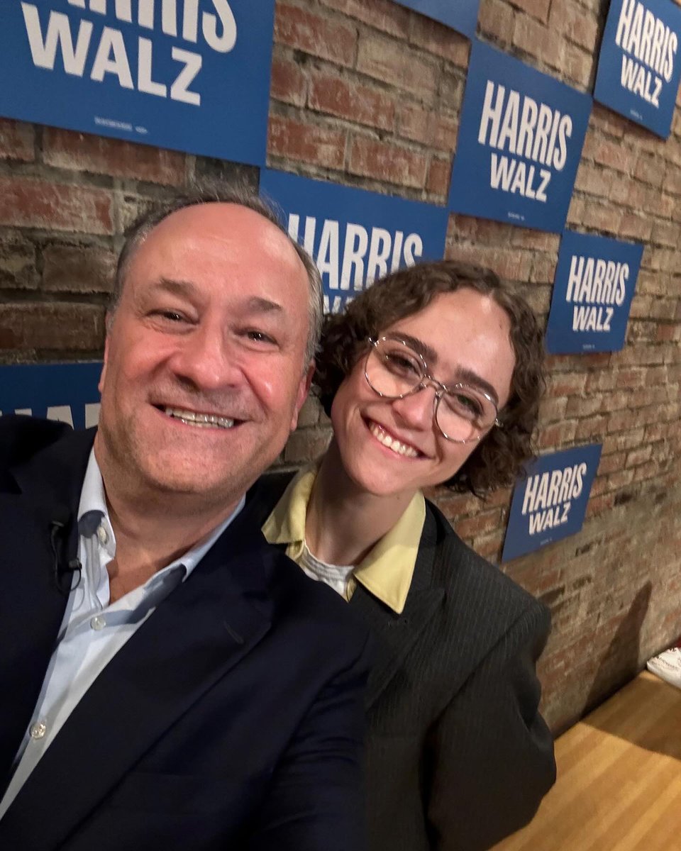 DouglasEmhoff's tweet photo. I love when I get to see Ella on the campaign trail. https://t.co/cvaZhYoftX