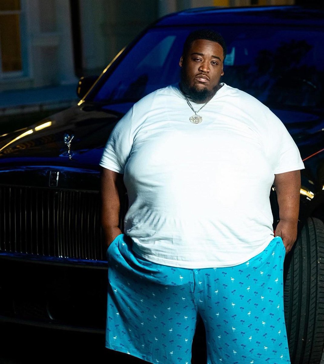iih3artdiamondz's tweet photo. No shade Who tf letting kilo crack? https://t.co/HhT1YJ6ld3