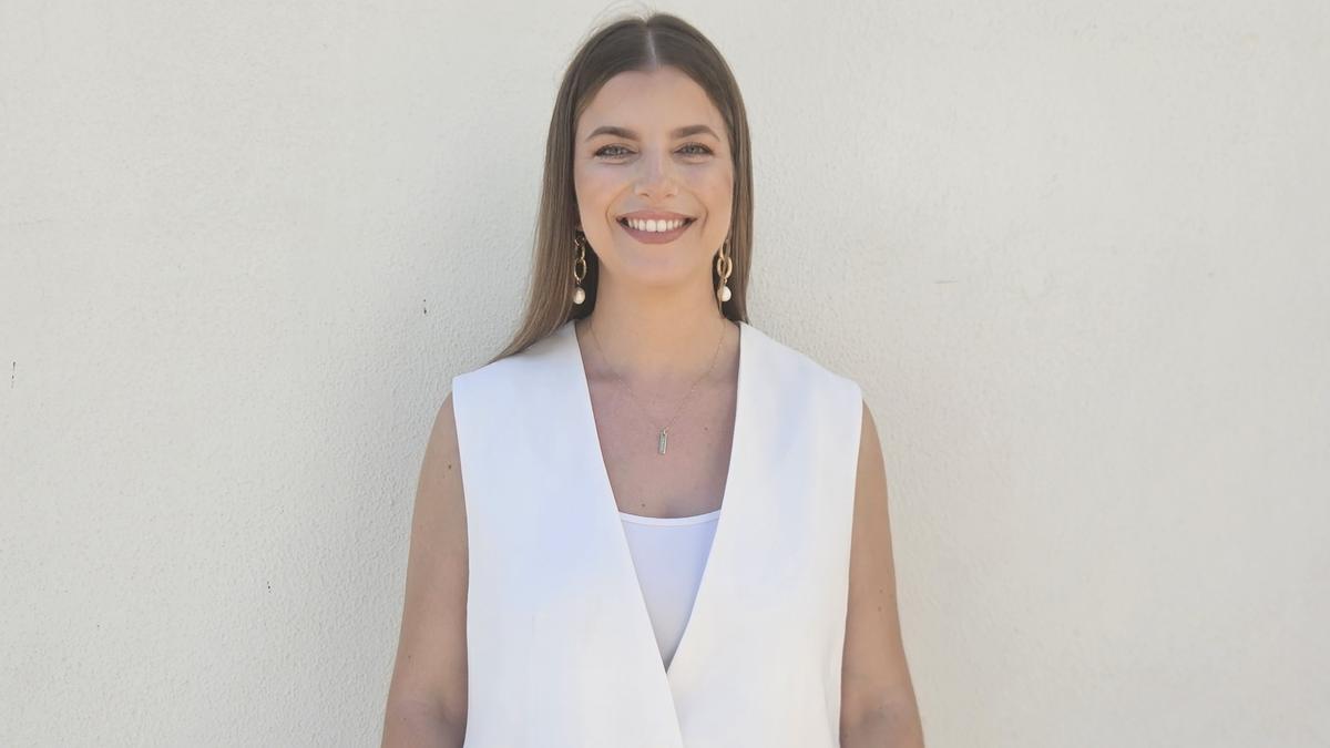 Periodista reconvertida a la enseñanza de Gramática dlvr.it/TDWrFT ( vía <a href="/FallasLevante/">Fallas Levante</a> )