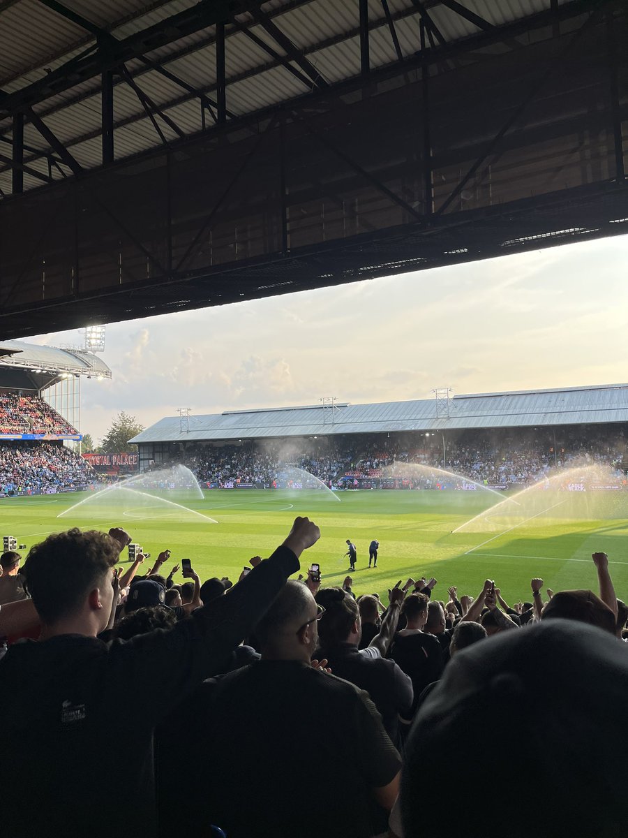 camblerr's tweet photo. Playing for a draw against fucking palace. Embarrassing https://t.co/EQXVzUh6kZ