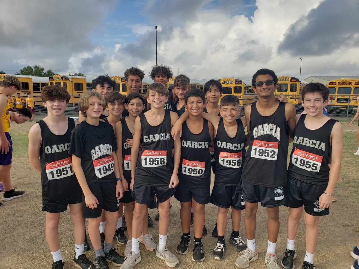 CandaceSchantz's tweet photo. Bronze teams competed against a strong pack in XC. Boys 1st with 3 top 10 and Girls 2nd with 3 top 10. On to Week3!@NISDGarcia @thomasvill1 @Coach_Barr210 @HGMSathletics https://t.co/fFEuFAdQHY