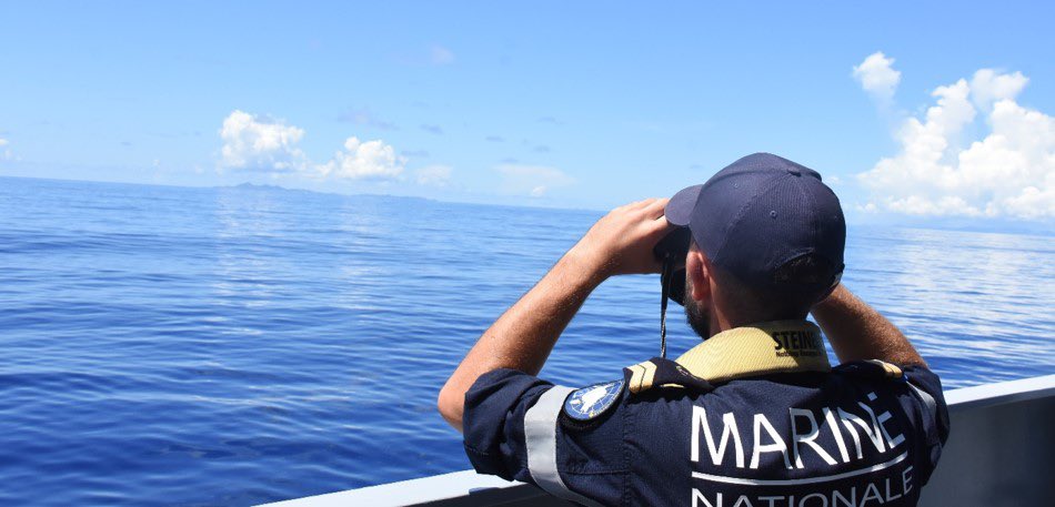 FAA_Officiel's tweet photo. Jeudi, le BSAOM Dumont d’Urville a effectué une mission de #POLPECHE dans les eaux territoriales et la ZEE des îles de St-Martin et de St-Barthélemy, opérations de contrôle ciblées sur les pratiques de #pêche illégales 🐟🐠. 
@PrefetSBSM @MarineNationale https://t.co/0yQ0rPzfcE