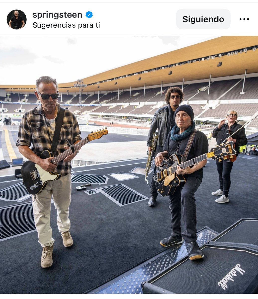 dionisio68's tweet image. Tässä Bruce Springsteenin hovikuvaajan, Rob De Martinin upeita kuvia Pomon viime kesän Helsingin konsertin soundcheckistä Olympiastadionilla. #BruceSpringsteen #RobDeMartin #fotografía