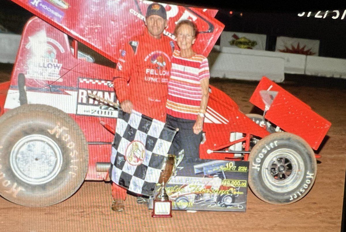 JimBalentine's tweet photo. Dave Blaney retires a winner in his dads memorial race @SharonSpdwy thank you Dave for the ride since 1981
@teamblaney @BuckeyeBullet10 @LouBlaneyMem @Blaney https://t.co/rxcmH3aejw