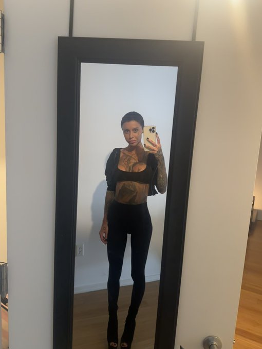 Meow https://t.co/dqVzt6EJ4m<a href="/tag/sashabeart"class="tags"><span>#sashabeart</span></a><a href="/tag/sillysalmon"class="tags"><span>#sillysalmon</span></a>