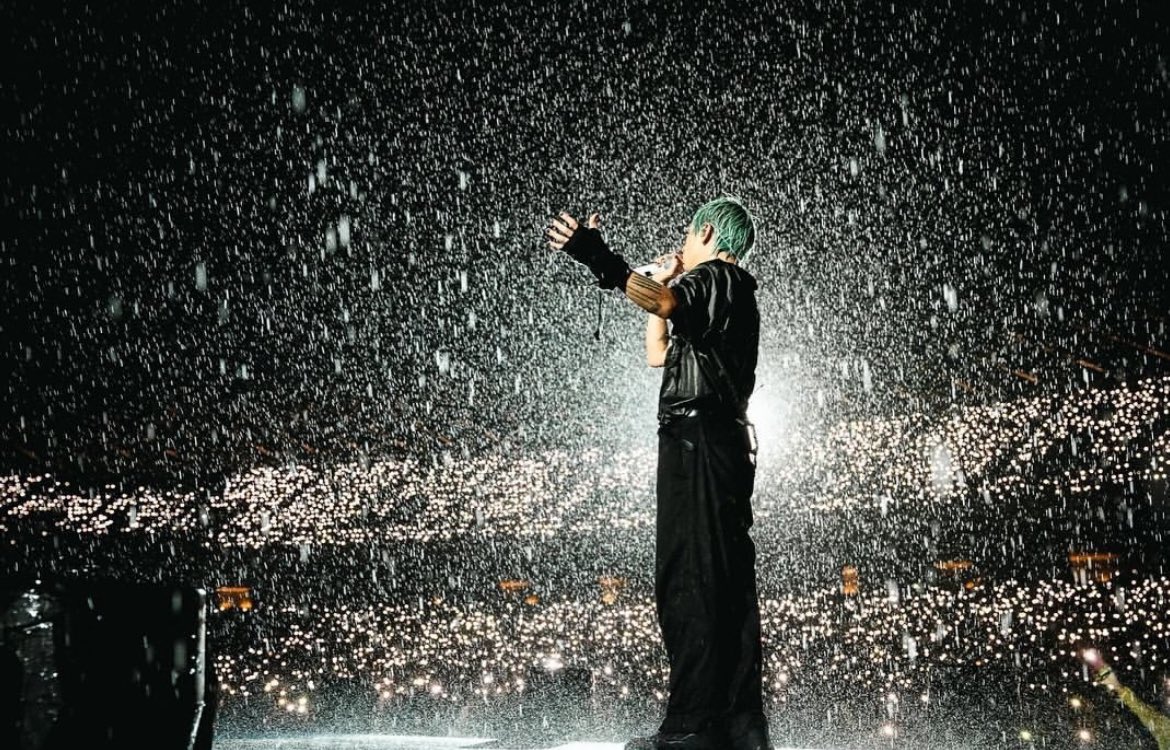 _skro9's tweet photo. 台湾お疲れ様でした！
雨に打たれたワンオクも最高にカッコいい⚡️

#ONEOKROCK https://t.co/l8p3uU9Hql