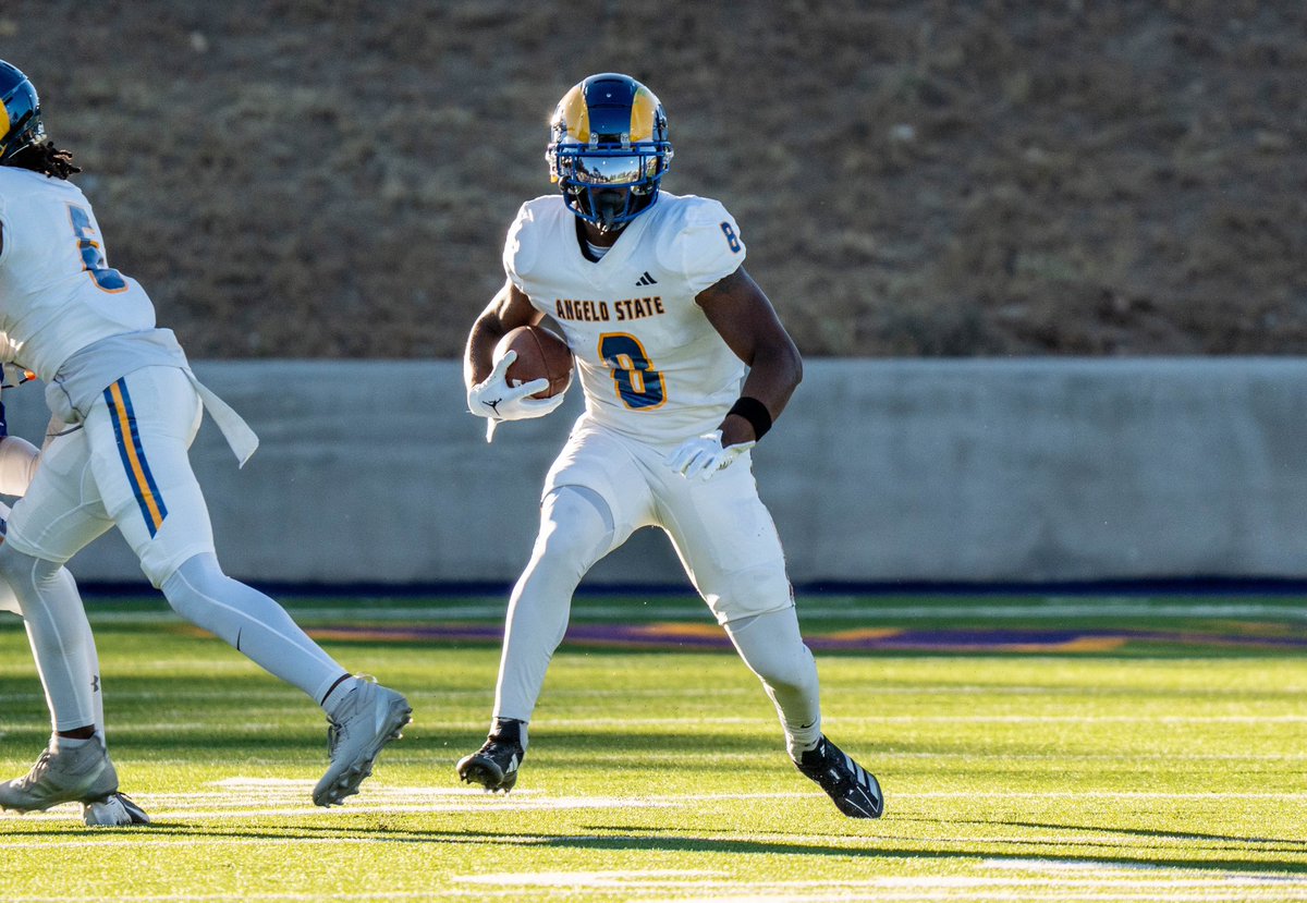 Halftime in Silver City.

#𝓟𝓾𝓵𝓵𝓣𝓱𝓮𝓡𝓸𝓹𝓮  |  #𝓦𝓲𝓷𝓣𝓱𝓮𝓓𝓪𝔂