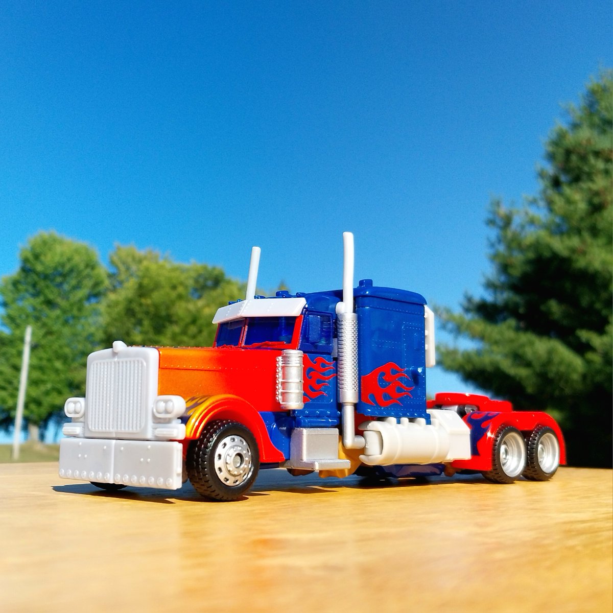 HintonPhotos's tweet photo. Optimus Prime
(Transformation Sequence Test)
#ToyPhotography #ToyRobots #ToyswillbeToys #Transformers #Maccadam #Legacy #LegacyEvolution #LegacyUnited #Robotsindisguise #Transformers40 #Bayverse #plasriccrack #actionfigures #itsnotadollitsanactionfigure https://t.co/LyGr5MVwpV
