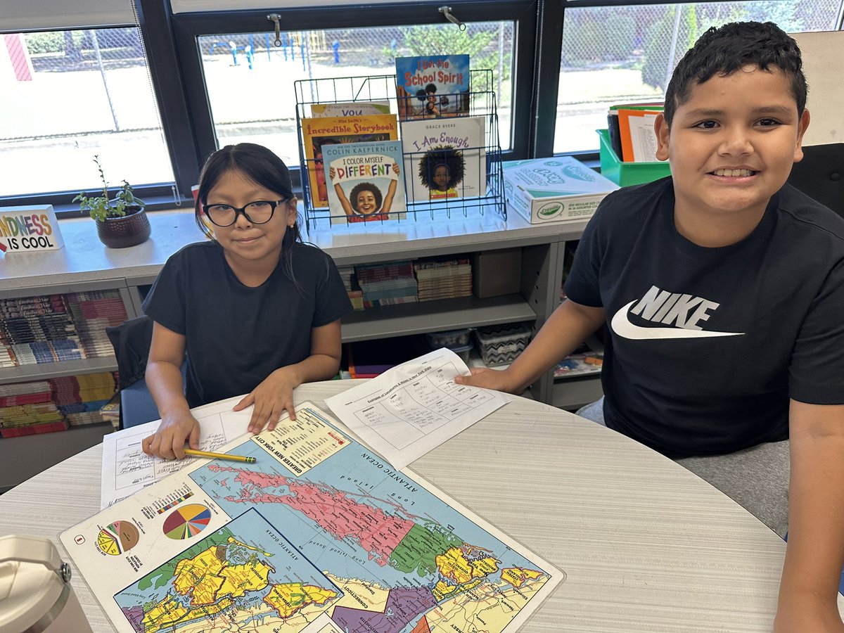 Working on our map skills! <a href="/HowellRoadVS13/">Howell Road Elementary School</a>  #happeningathowell