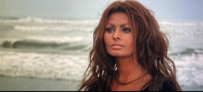 ItaloCinema2day's tweet photo. Celebrating Sophia Loren's 90th birthday weekend with a review of her 1967 film, “C’era una volta” (More than a Miracle). 🎊🎉
https://t.co/EpZhQrEBaB https://t.co/2Qv3bOjXrX