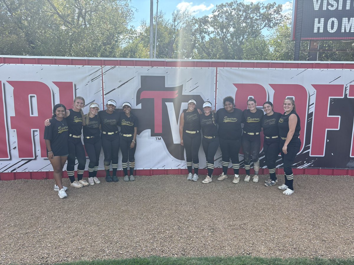 AbbyVasser2025's tweet photo. What a fun day with the best group of girls! Thank you @TVCCSoftball for hosting us today! Can’t wait to get back to work with these girls and continue the rest of the fall season! @tunnell_wesley @ETBU_Softball @CoachJenFuller @UTSASoftball @UTAMavsSB https://t.co/o2lhf0fpin