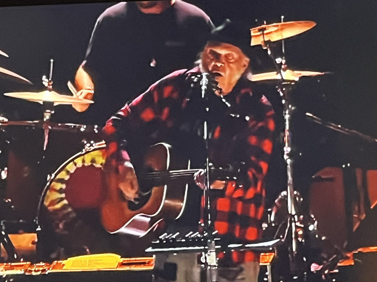 NYCSightsSounds's tweet photo. #NeilYoung played in #NewYork state tonight, just as he did 55 years (& a day) ago with #CSNY (at #FillmoreEast). Long May You Run, Neil ✌🏻#farmAid @FarmAid ✌🏻🧑🌾 https://t.co/7sgs8ET0hG