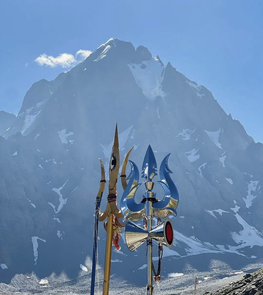 TradeTeam_'s tweet image. हर हर महादेव ॐ

#manimahesh #kailash