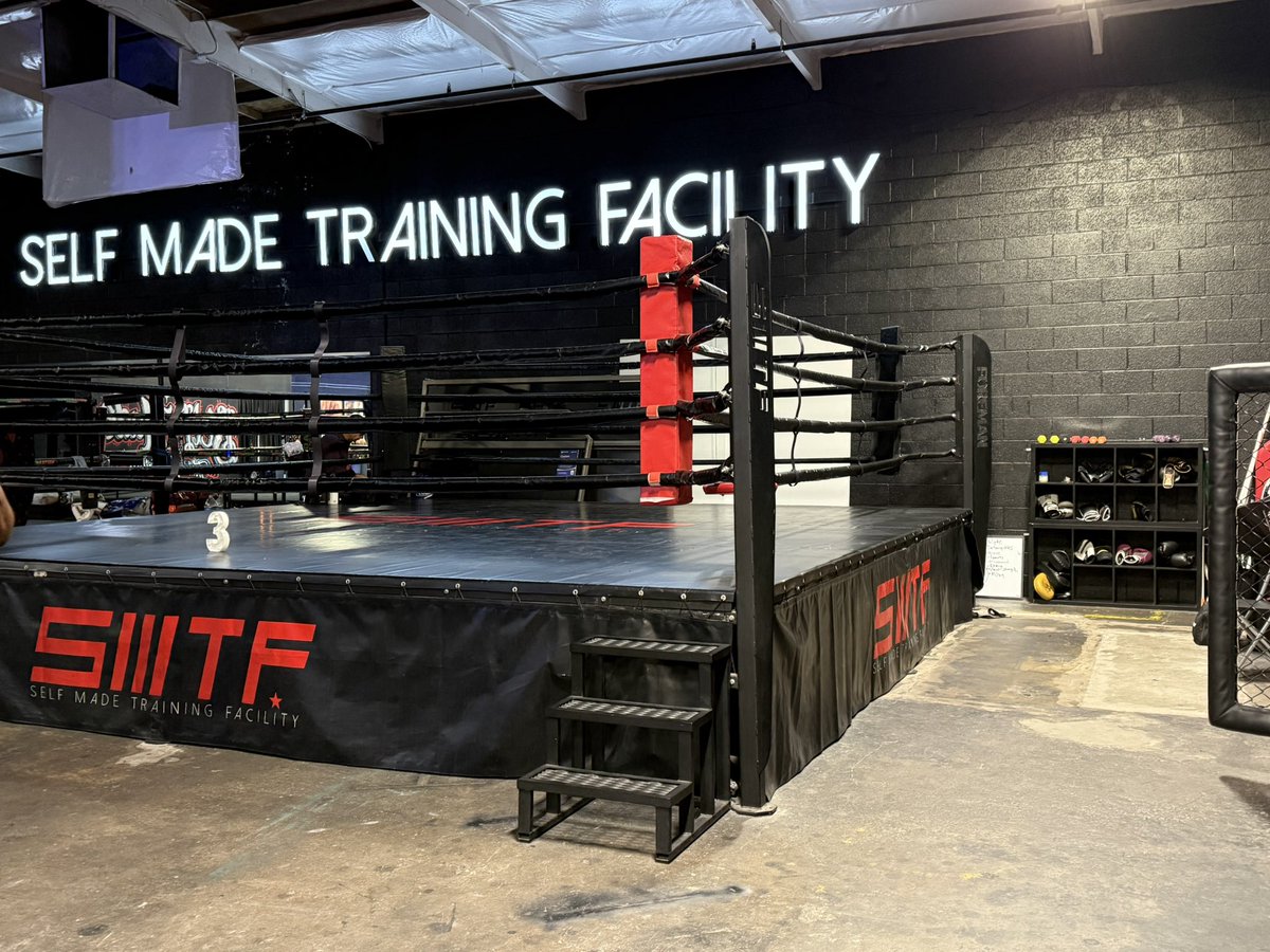 KarmaKlubLV's tweet photo. We are here, and we have MULTIPLE wrestling rings! 

#infamoussportsentertainment #fightnight 

@SashaSteel23 https://t.co/1tCx715Eyo