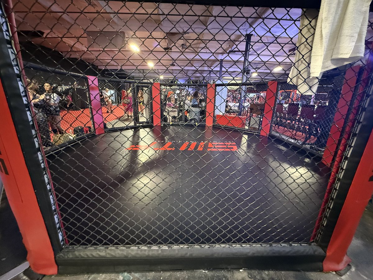 KarmaKlubLV's tweet photo. We are here, and we have MULTIPLE wrestling rings! 

#infamoussportsentertainment #fightnight 

@SashaSteel23 https://t.co/1tCx715Eyo