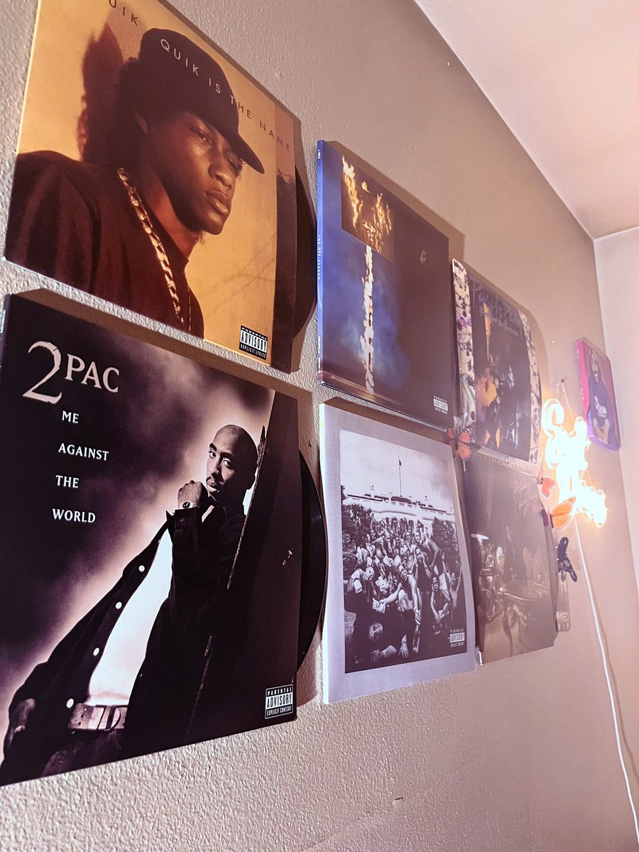 Miss_Lyrical's tweet photo. Wall coming out nice still got a lot more to go @UncleSego Prince @djquik81 @JColeNC @2PAC @kendricklamar https://t.co/Au1kj1bPFn