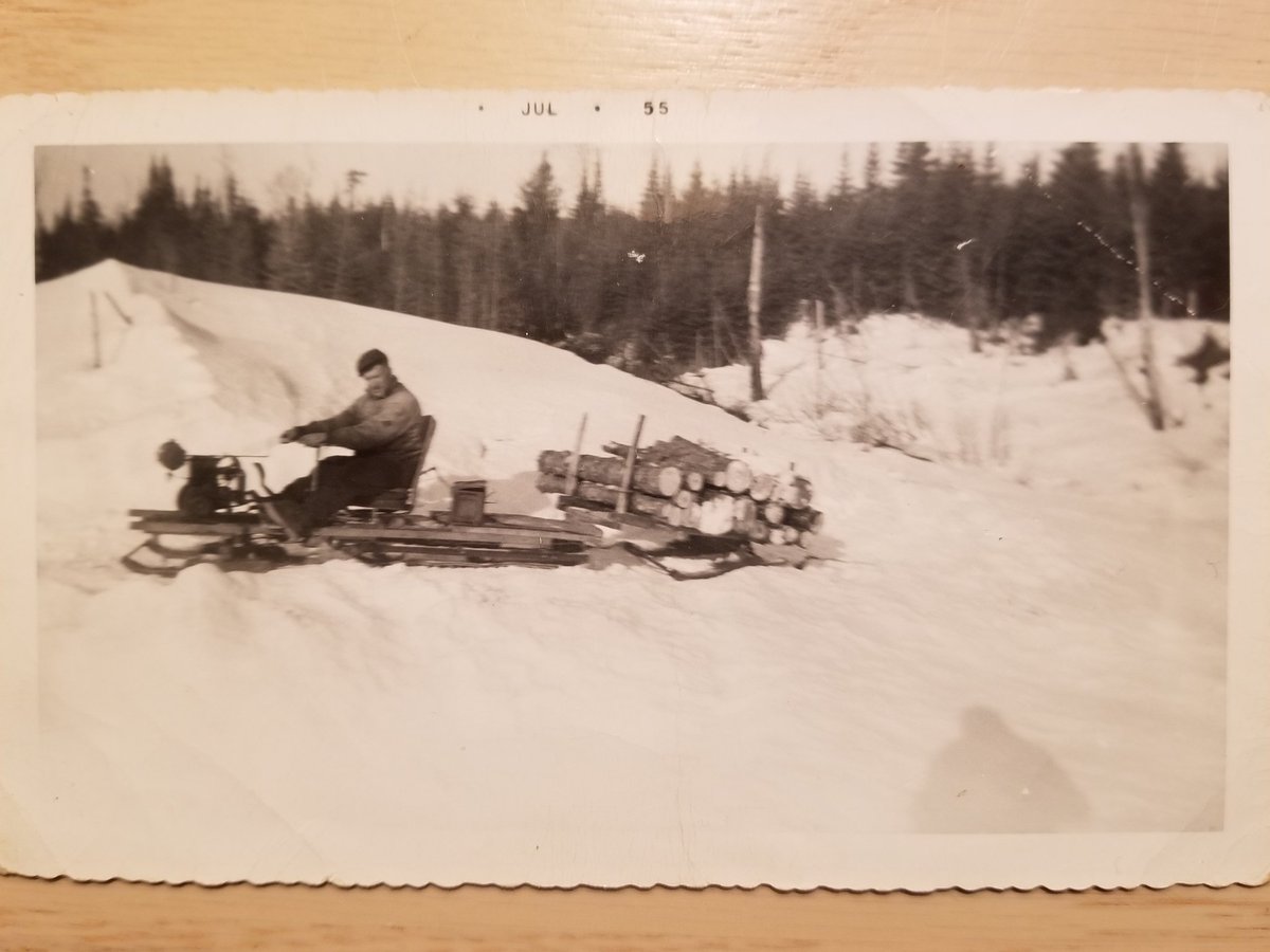 flipper969's tweet photo. @Fillannoeuf 
1-Grand père qui as fait un engin avant même que Bombardier ou un autre personne fait un "Ski-Doo".
2-C'est mon père au camp de bûcheron  pour la construction de la Centrale Bersimis-1 .Tu vois tu est comme ça. Il n'y que des solutions 👑. Tu as tout mon admiration https://t.co/xL3fqSk0Ck