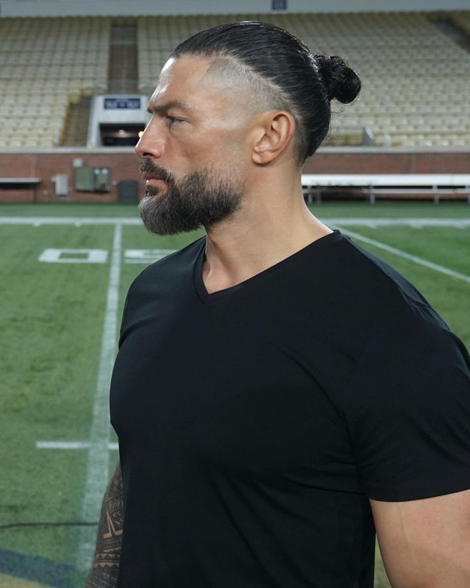 the_roman_fan's tweet image. #RomanReigns #RomanEmpire #TheOTC #HeadoftheTable #WWE #SmackDown