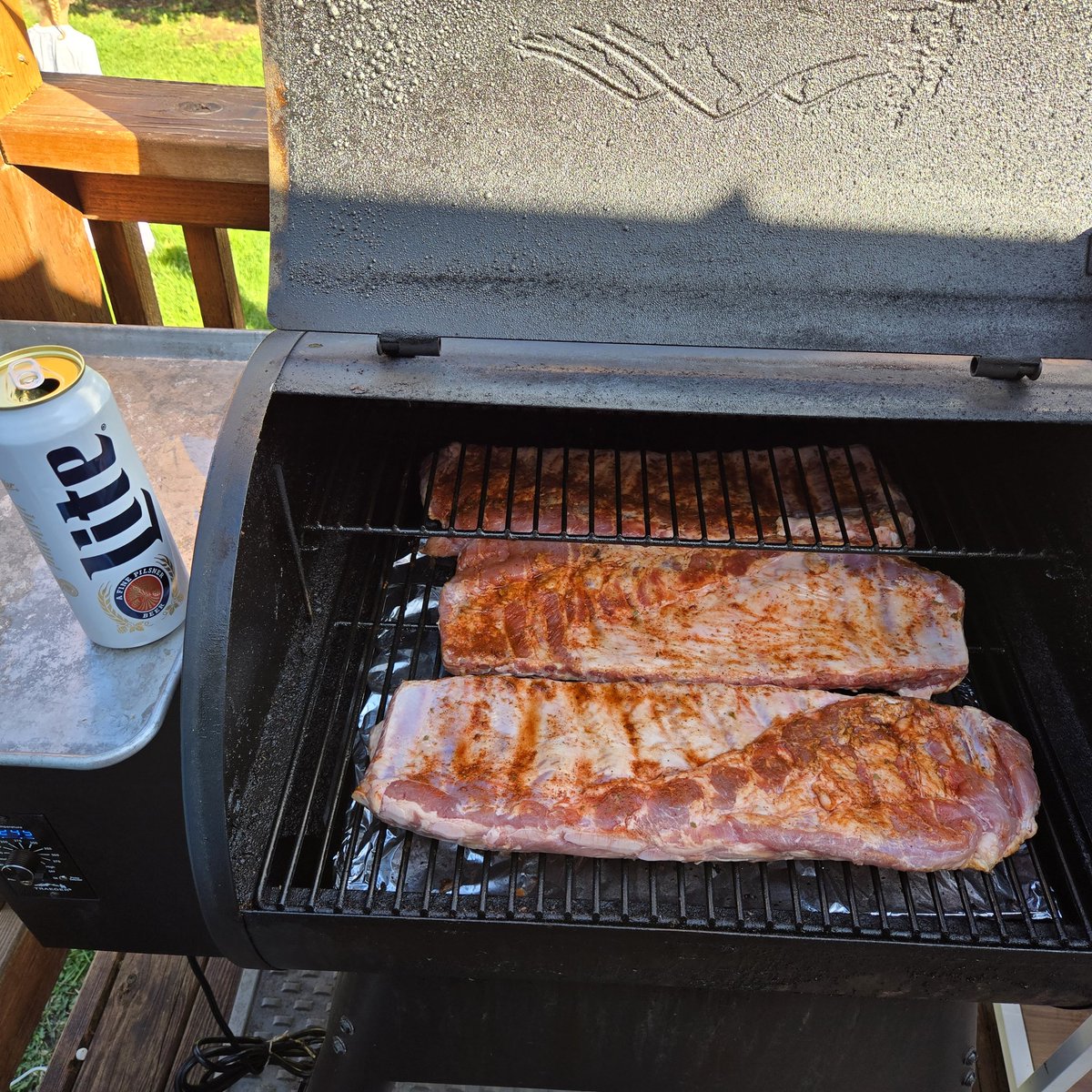 DonLudwig2's tweet photo. Ribs tonight @TraegerGrills #Traegerhood #Griddlenation https://t.co/dcv73hwYQi
