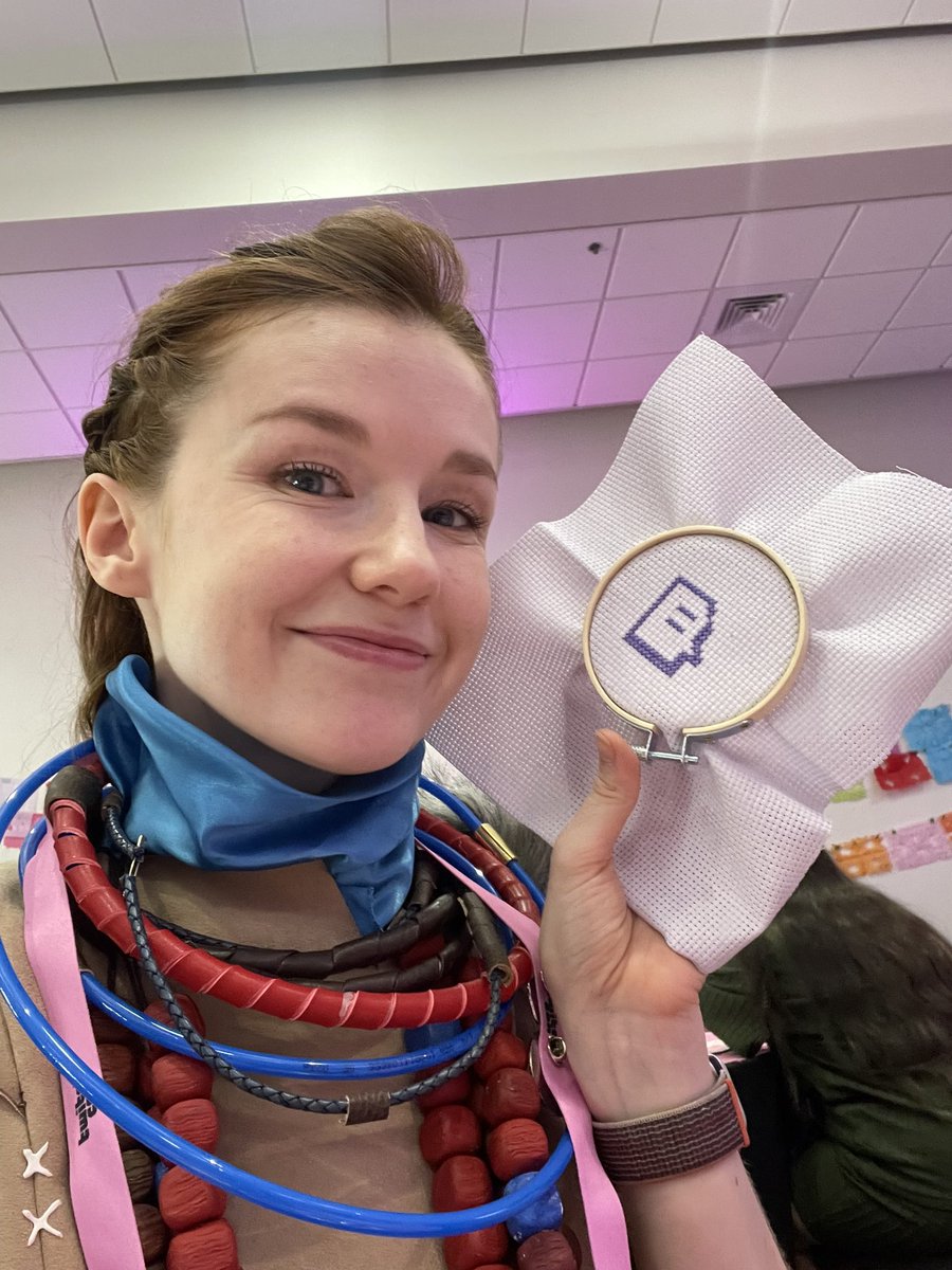 Emily Bloom tweet media