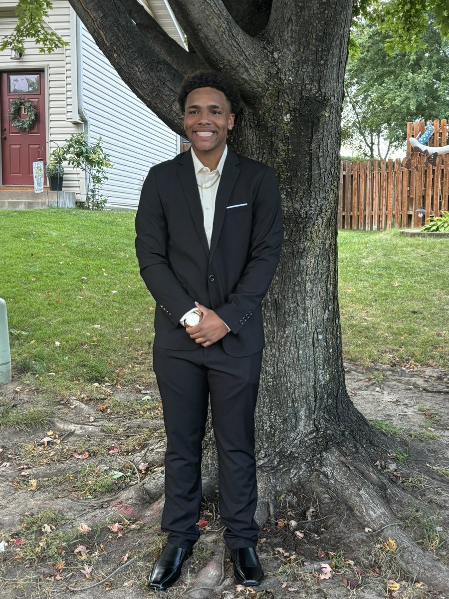 raejohn77's tweet photo. #hoco2024 #2026grad #Faithfamilyfriends #baseballkid #drivenhumbleandkind #trustingtheprocess @RourickG88146 https://t.co/nLbHCUADjk