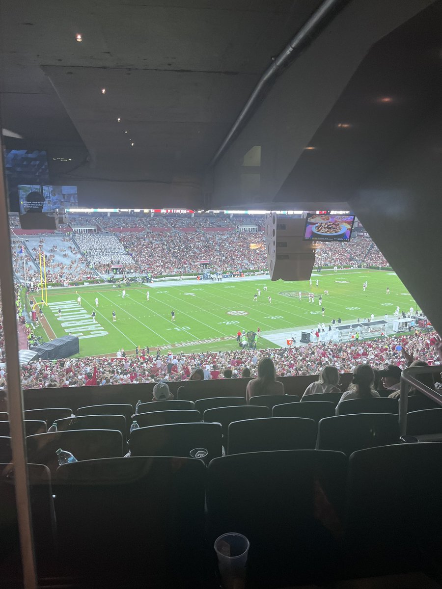 tripprochesc's tweet image. Champions Club at Willy B!